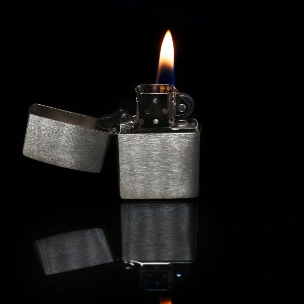 Ω. Zippo Ασημένιος Matte